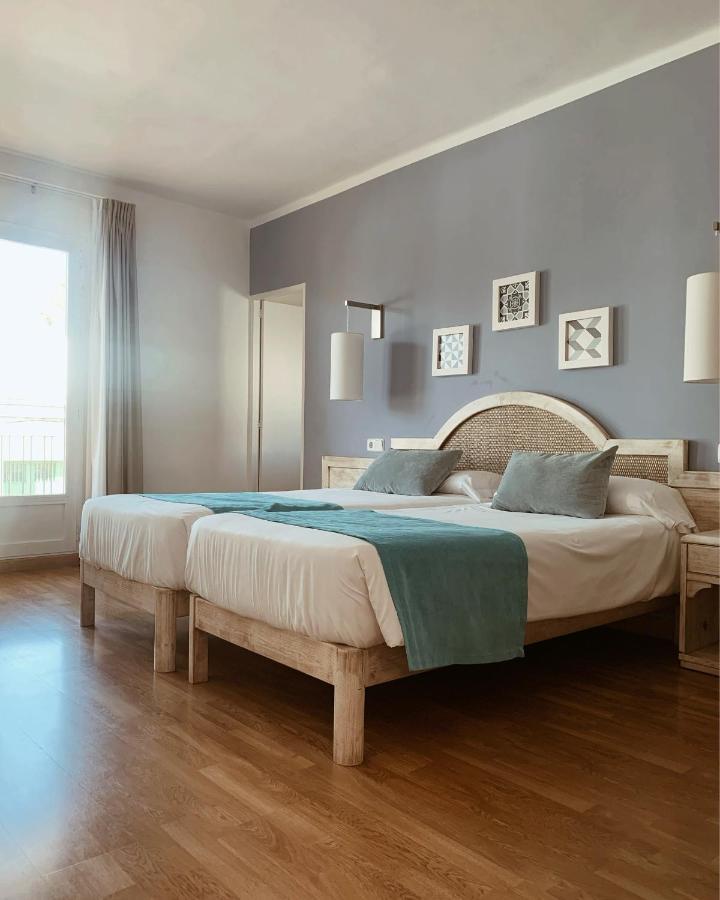 Hostal Hpc Porto Colom Ngoại thất bức ảnh