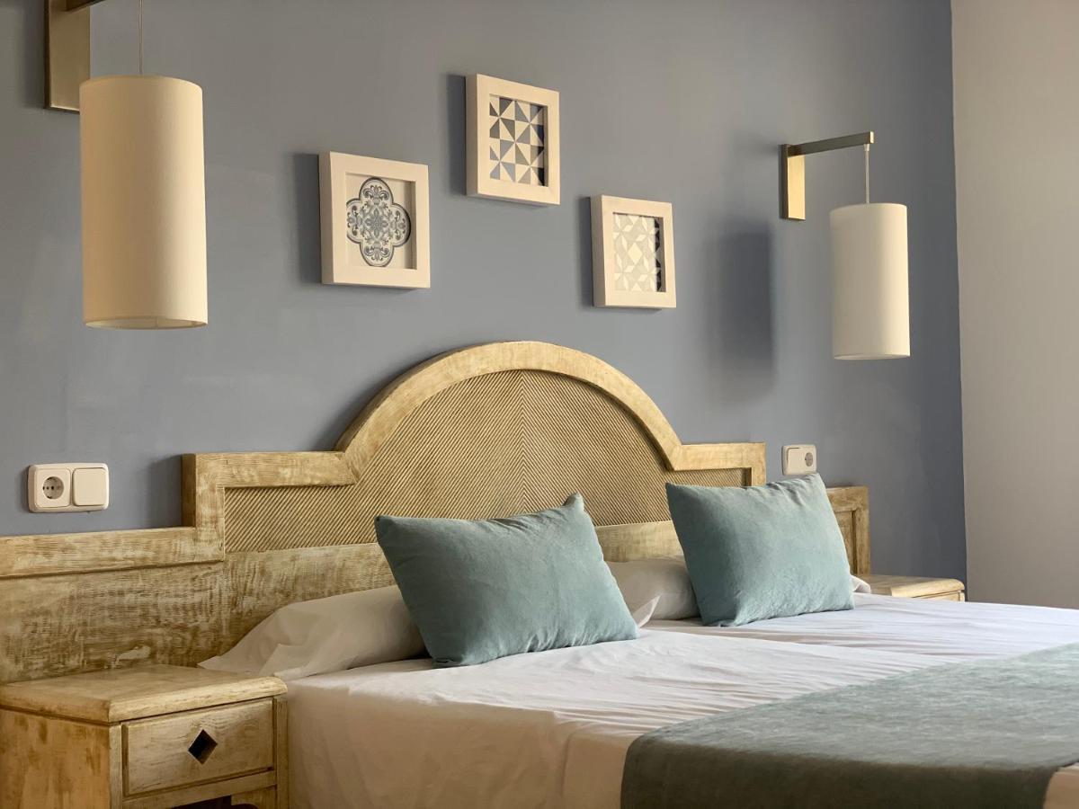Hostal Hpc Porto Colom Ngoại thất bức ảnh