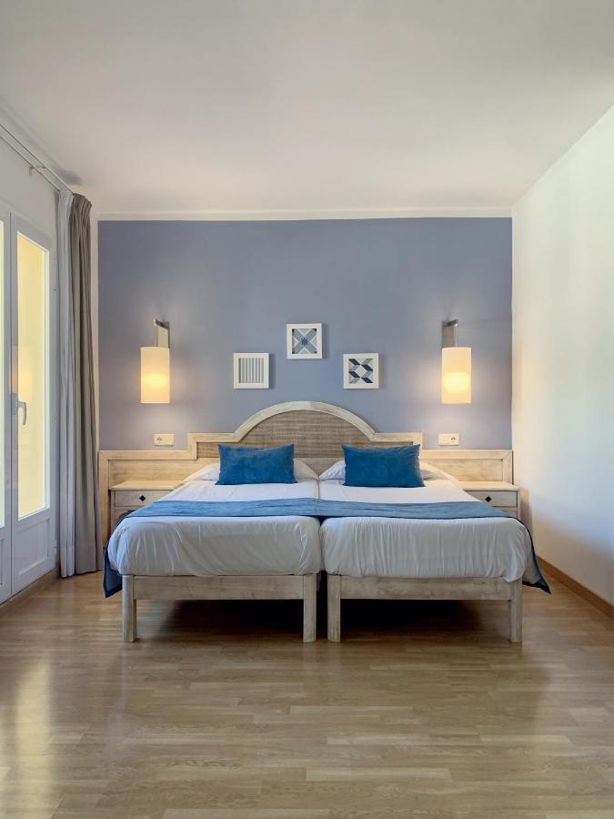 Hostal Hpc Porto Colom Ngoại thất bức ảnh