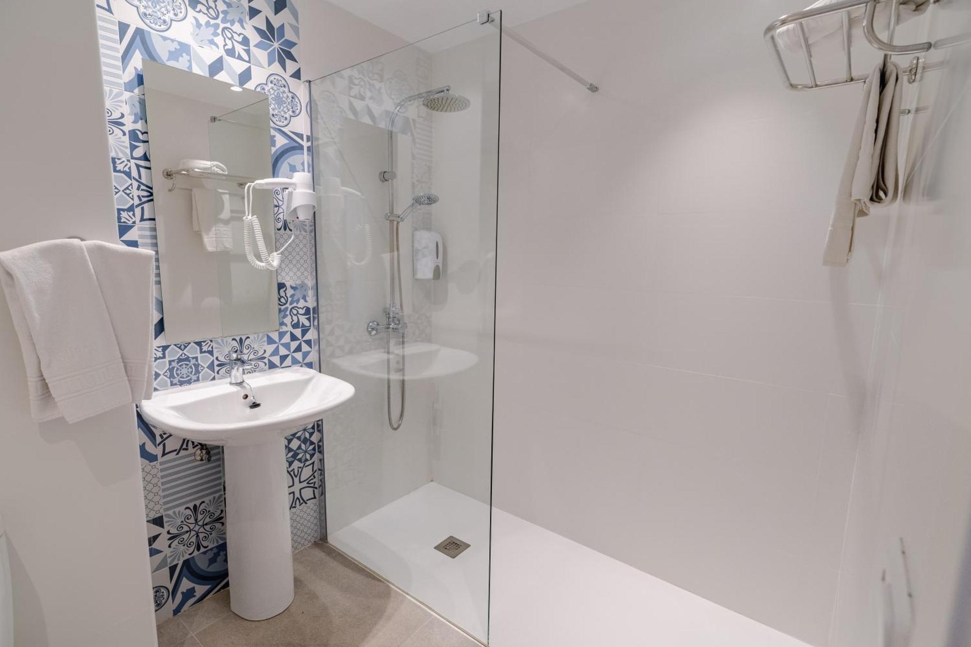 Hostal Hpc Porto Colom Ngoại thất bức ảnh