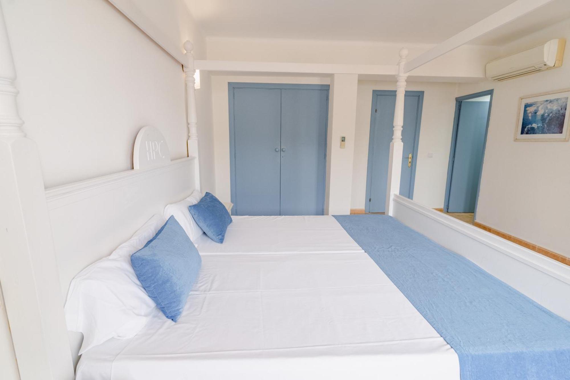 Hostal Hpc Porto Colom Ngoại thất bức ảnh