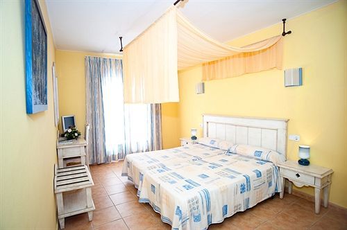 Hostal Hpc Porto Colom Ngoại thất bức ảnh